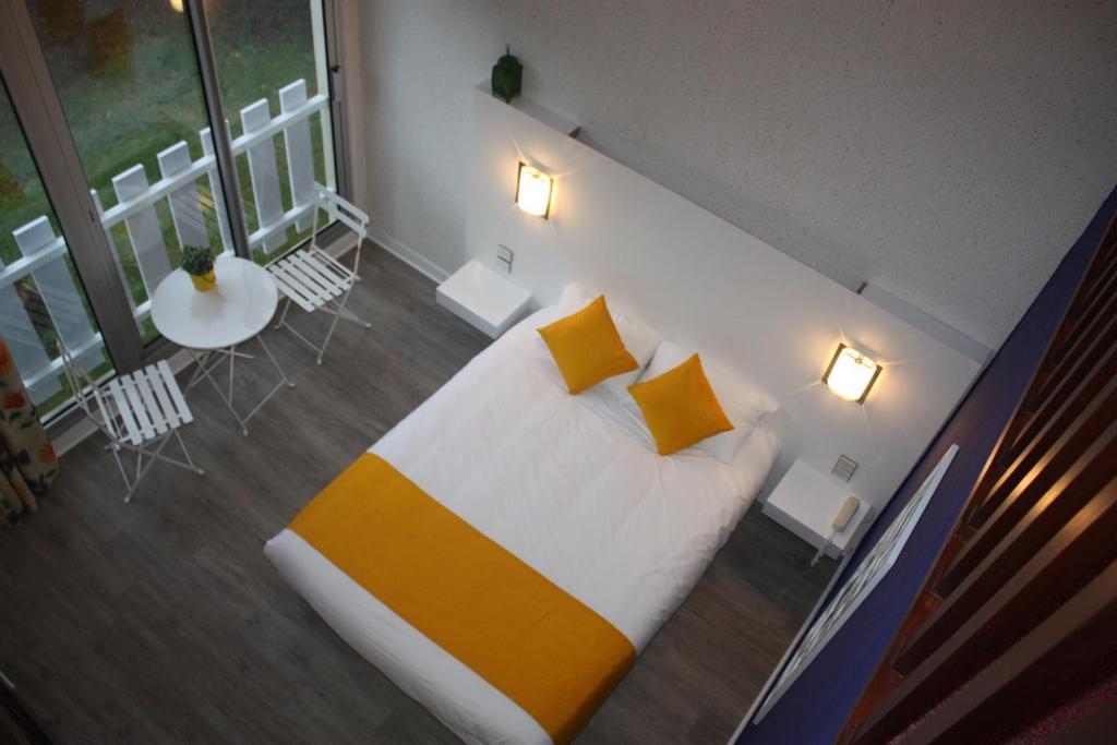 Latitude Ouest Hotel Restaurant & Spa Локронан Номер фото