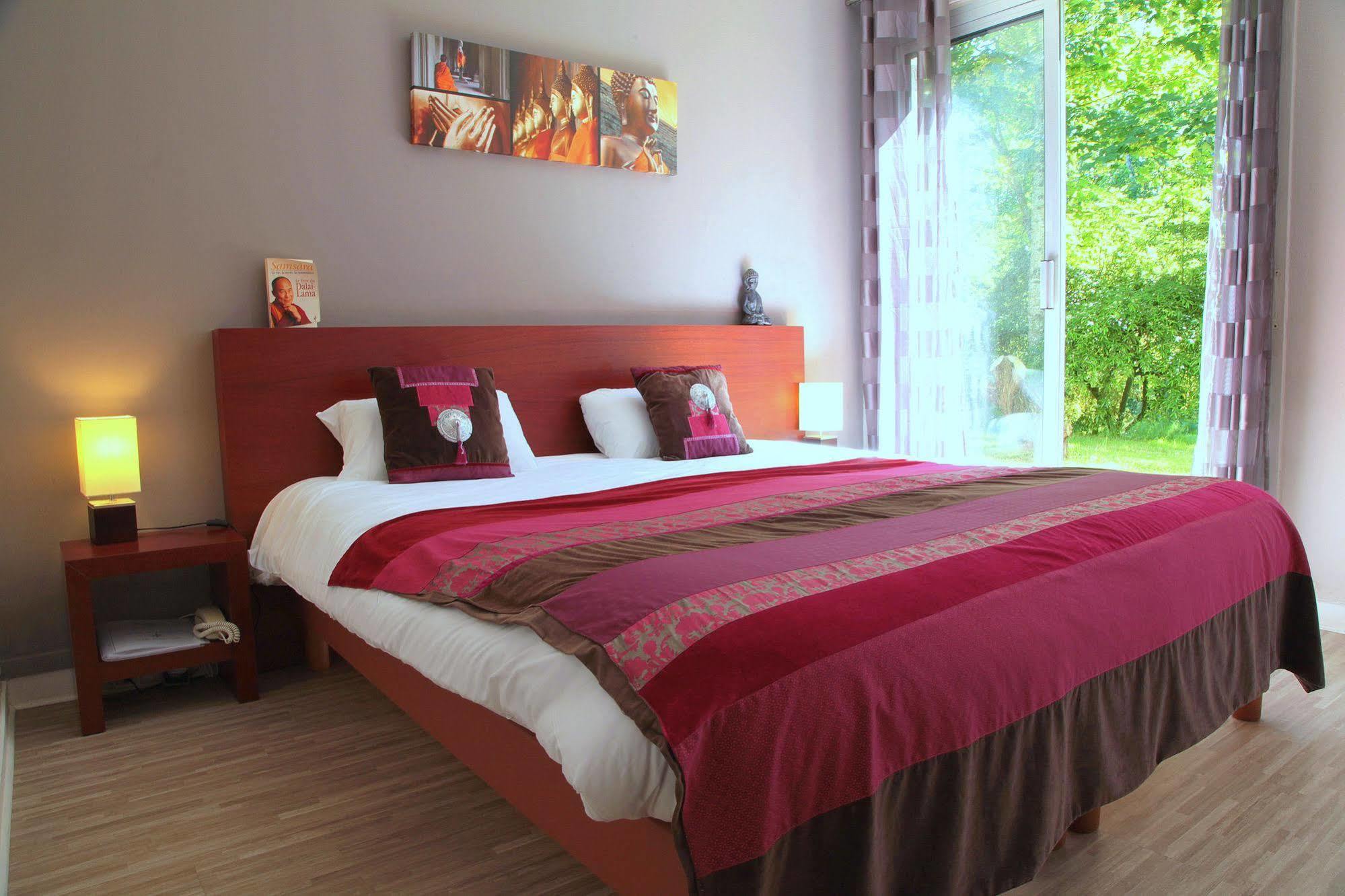 Latitude Ouest Hotel Restaurant & Spa Локронан Экстерьер фото